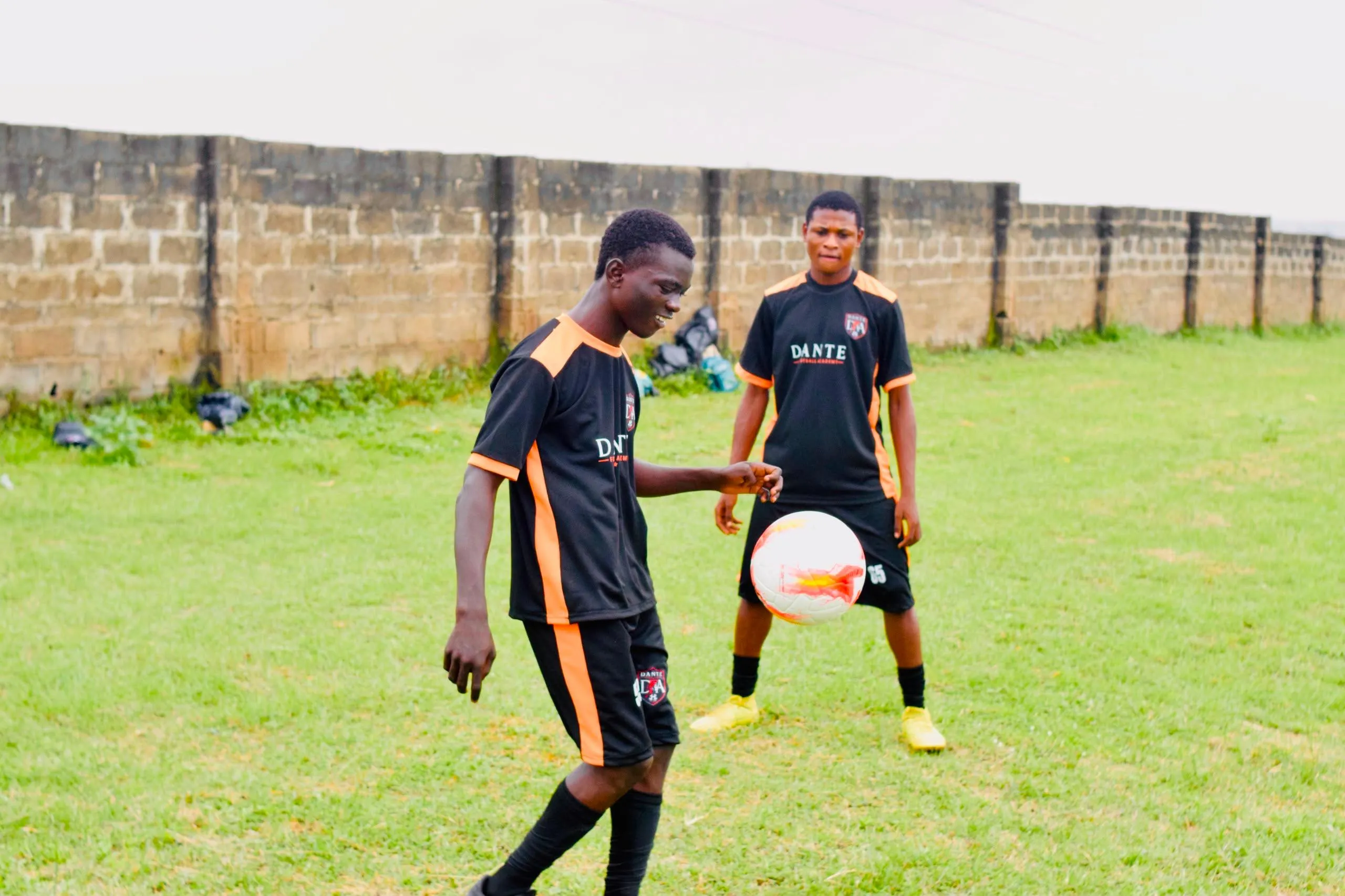 Dante junior players applying their learning in a training game