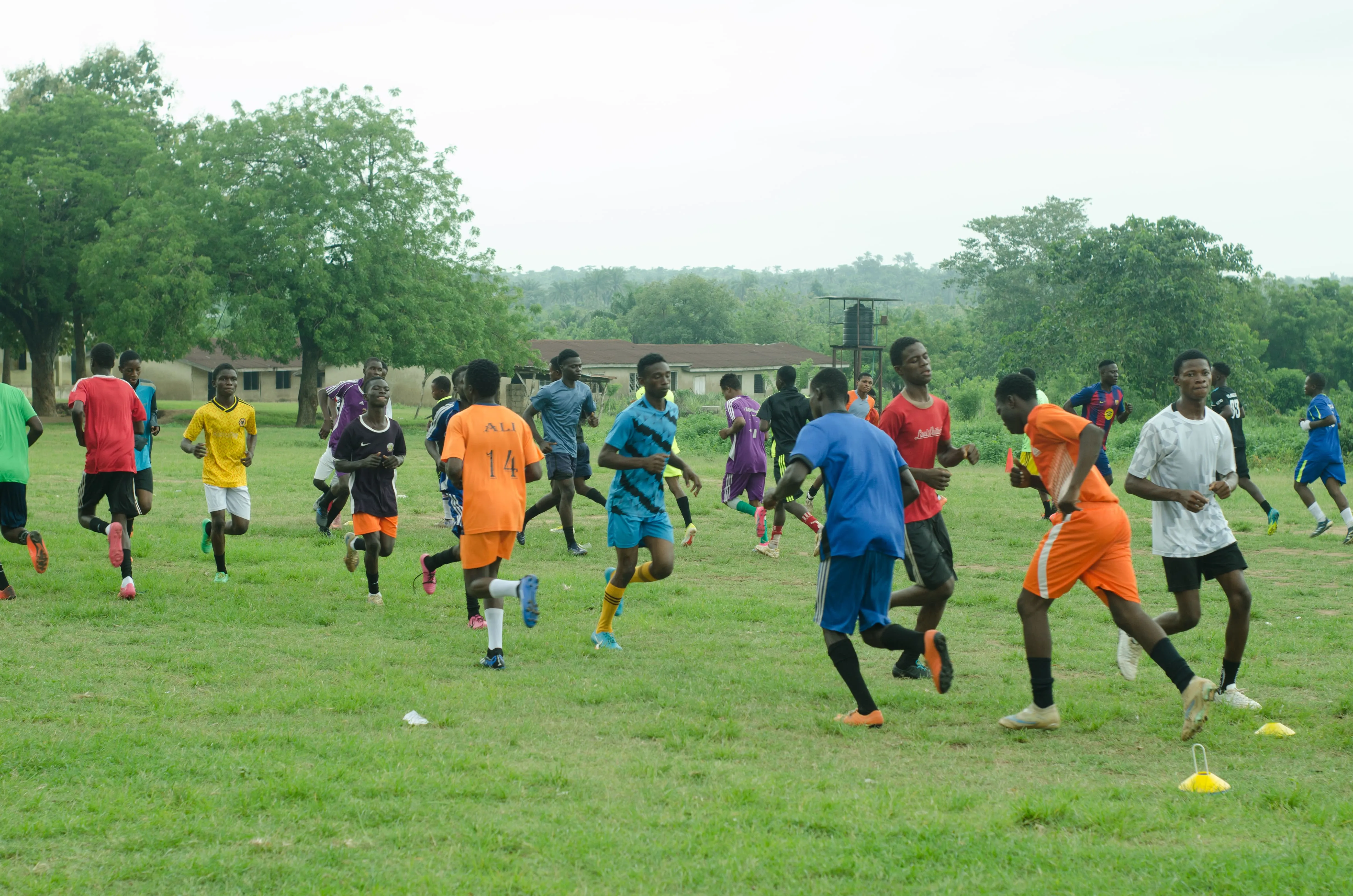 Dante players training together on the pitch